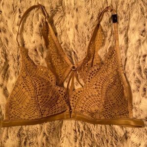 Victoria’s Secret Bralette Scalloped Lace VS Bralette Olive green Bralette 💸 🆕